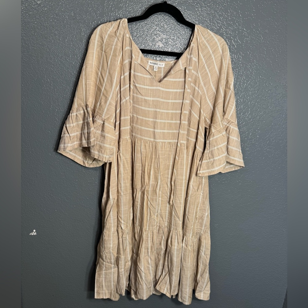 Robbie Bee Women Plus Size 1X Tan White Striped Bell Sleeve Keyhole Tiered Dress
